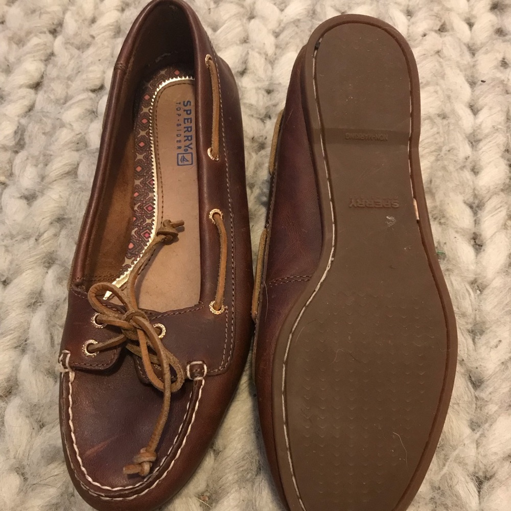 Sperry Audrey classic leather boat shoe size 8